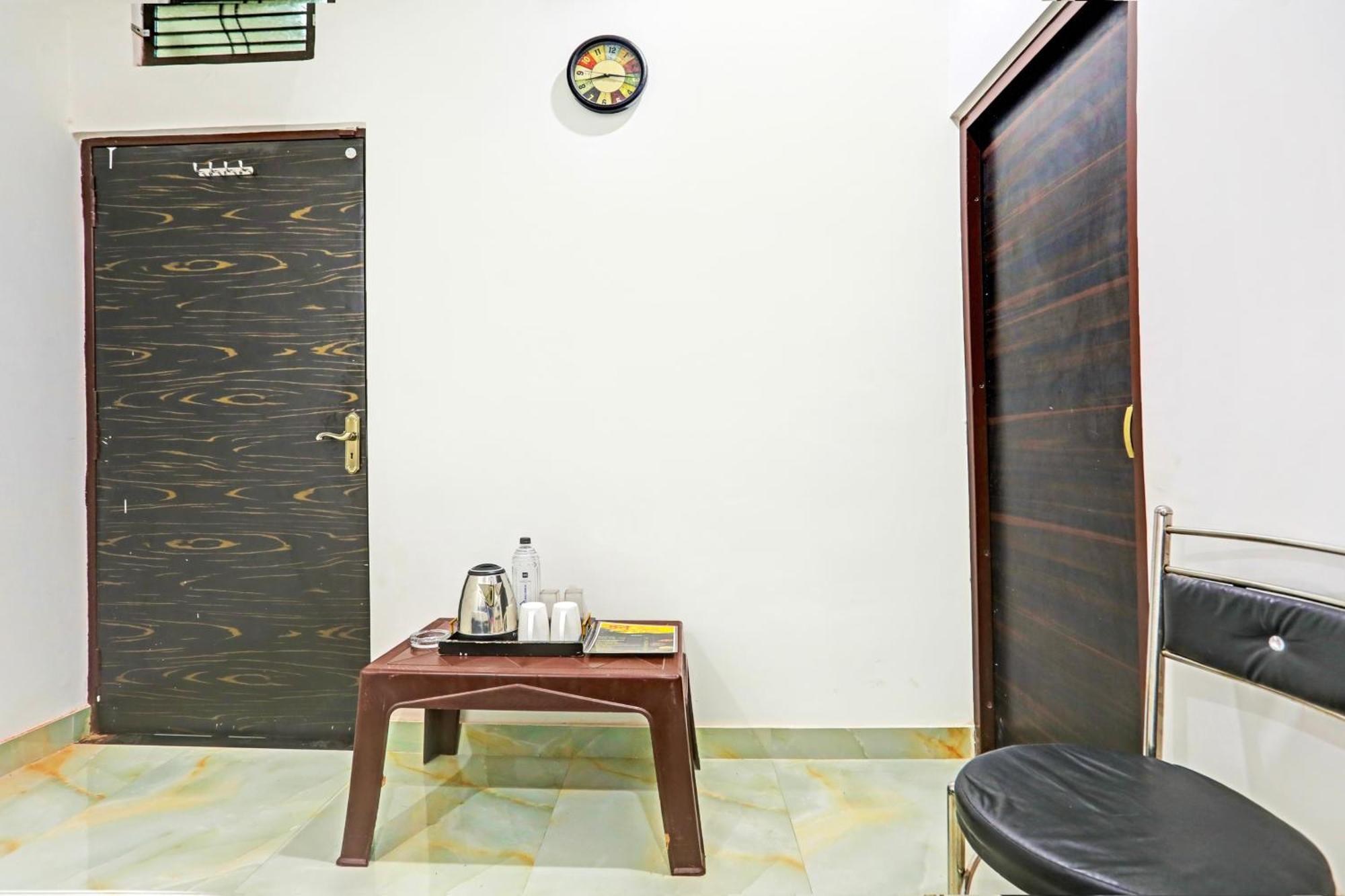 Hotel O The Maruti Paying Guest House Варанаси Экстерьер фото